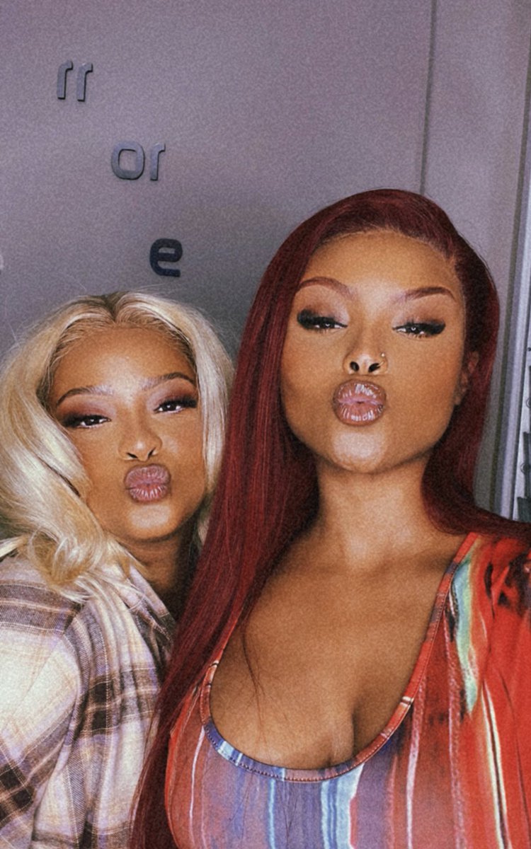I_Kimberraxie's tweet photo. Chilling with my girl &amp; jamming to some Beyoncé 🤭❤️ https://t.co/6dAZDZGILF