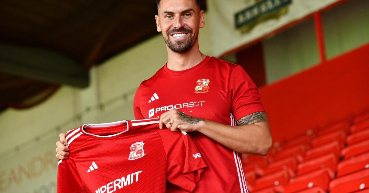 WTSport (@wtsport) on Twitter photo Swindon Town confirm signing of defender Grant Hall dlvr.it/T9QgBn Swindon Town confirm signing of defender Grant Hall dlvr.it/T9QgBn