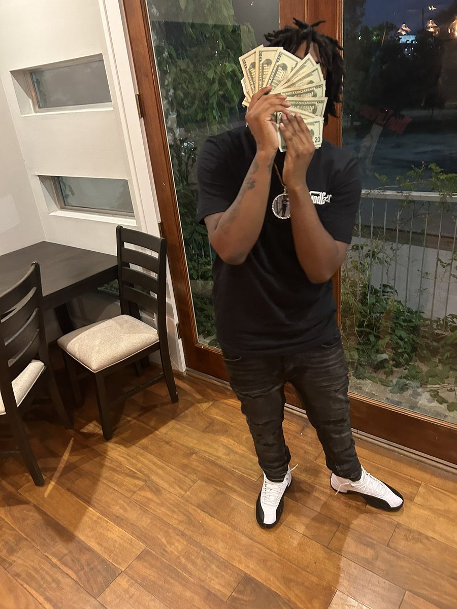 luhhwilll_'s tweet photo. I had hustle and ambition since i was a child, i dropped my nuts to be a man n they don’t understand 💯🧏🏾‍♂️ https://t.co/o8laDR8IPI