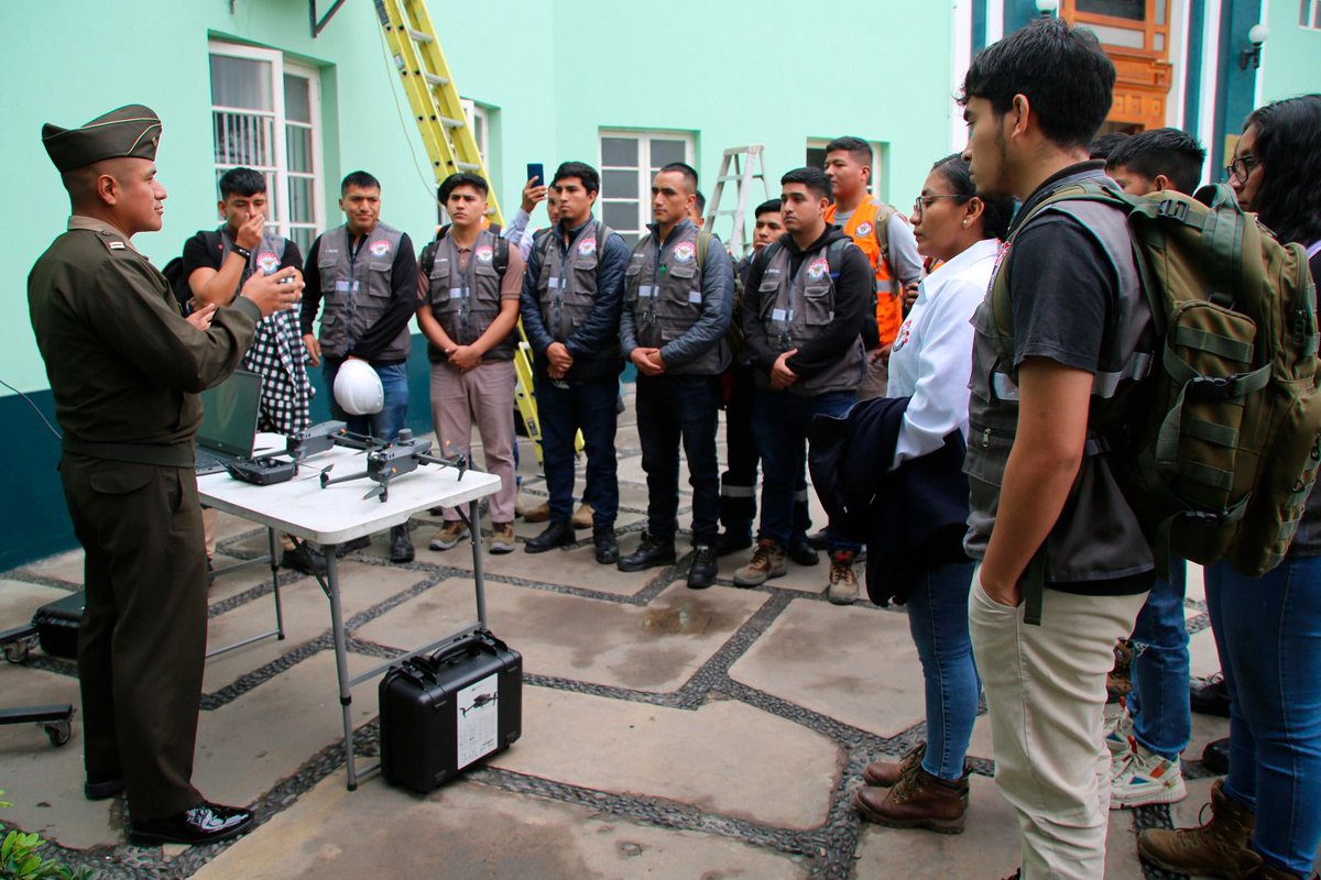 ignperu's tweet photo. #IGNInforma📷 |📷10 Jul2024. En el marco de su política de Difusión del Conocimiento y Capacitación, el IGN recibió la visita académica de (35) estudiantes del I y II ciclo de la Carrera Profesional Técnica de Topografía del @IESTPFFAA https://t.co/HYiO9w1Iar