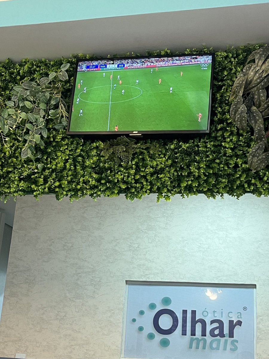 EvertonBera's tweet photo. Trabalhando e de olho na #EURO2024 na  @CazeTVOficial. Na torcida pra Inglaterra mas achando a Holanda chegou a semi jogando melhor. https://t.co/9wbAw2Uk0u