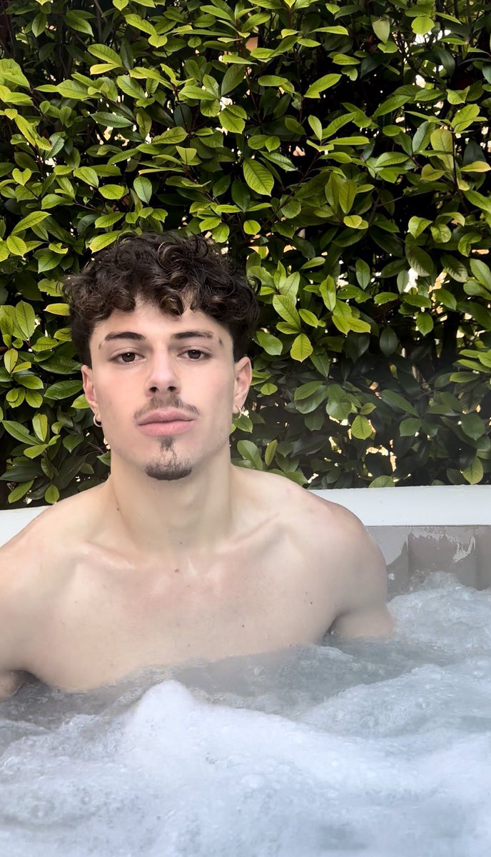 odio tutti qui sopra