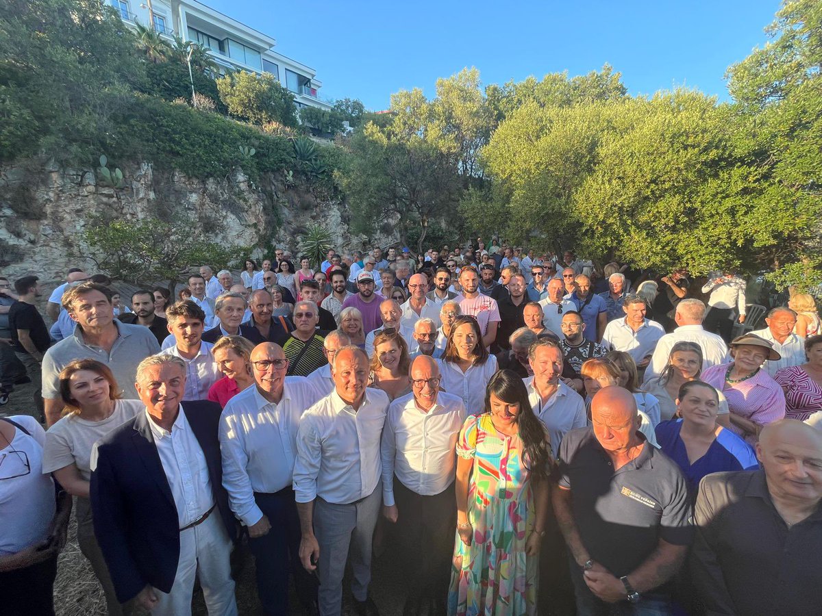 eciotti's tweet photo. Merci à tous nos relais qui ont permis de construire cette magnifique victoire dans les 3 circonscriptions de Nice.

Avec @C_Dintorni et @BernardChaix nous sommes tellement fiers de pouvoir compter sur la force de votre soutien.

Pour Nice, pour la France ! 🇫🇷 https://t.co/p5zNjhyr3v