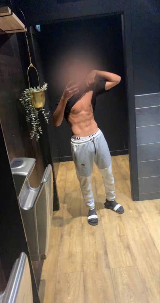 Cada vez que me tocas, incendias cada rincón de mi ser 🔥💋