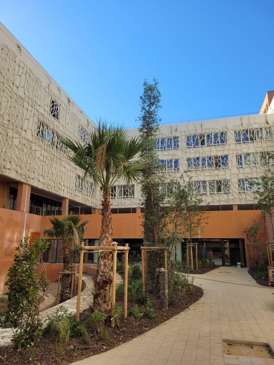 NathRoccaserra's tweet photo. Une aventure pédagogique pour Marseille qui prend toute sa mesure. Un lieu d’apprentissage optimisé pour des élèves de tous horizons : la cité scolaire internationale Jacques Chirac, enfin ! https://t.co/paqbM4Rrge