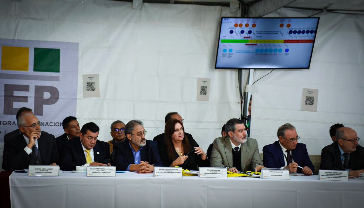 JFalcalde's tweet photo. ¡Somos una fuerza nacional!
Hemos sentado presencia en el Encuentro Multipartidario e Interinstitucional por la Democracia organizado por el TSE. Estamos confiados de que este encuentro nos ayudará a trazar la ruta para las elecciones del 2025.

#UCS
#Bolivia
#Elecciones2025 https://t.co/bfkg9TiKbr