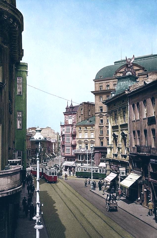 MnogoZle's tweet image. България* преди БКП.
*София, 30-те години. Кръстовището на бул. "Дондуков" и ул. "Търговска"