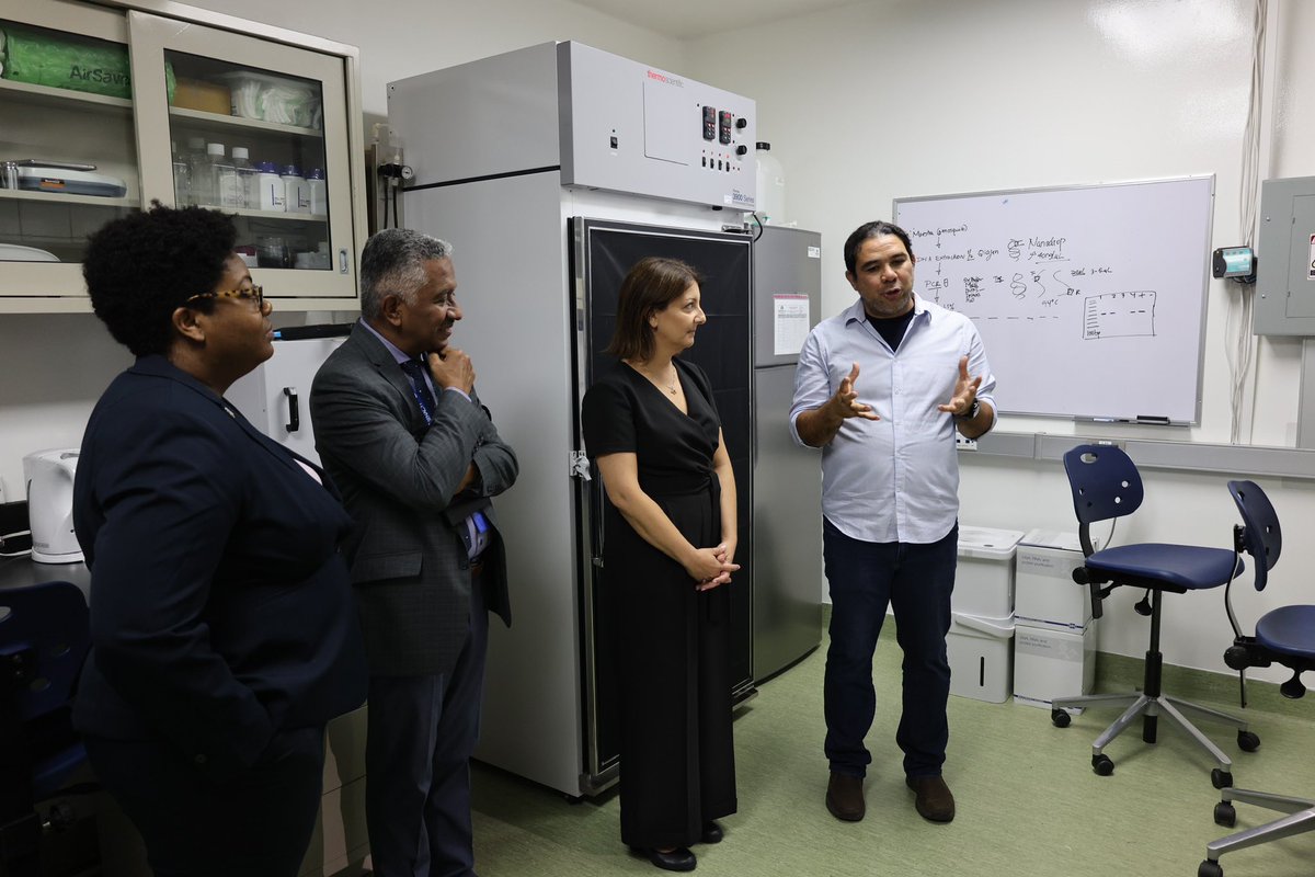 CDC Director tweet media