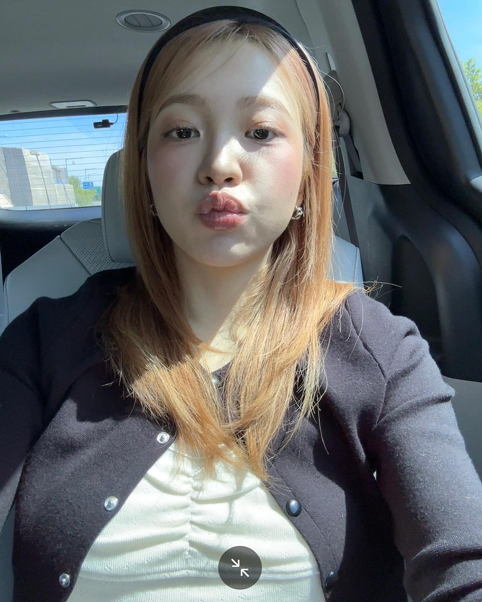 yeri looks tweet media