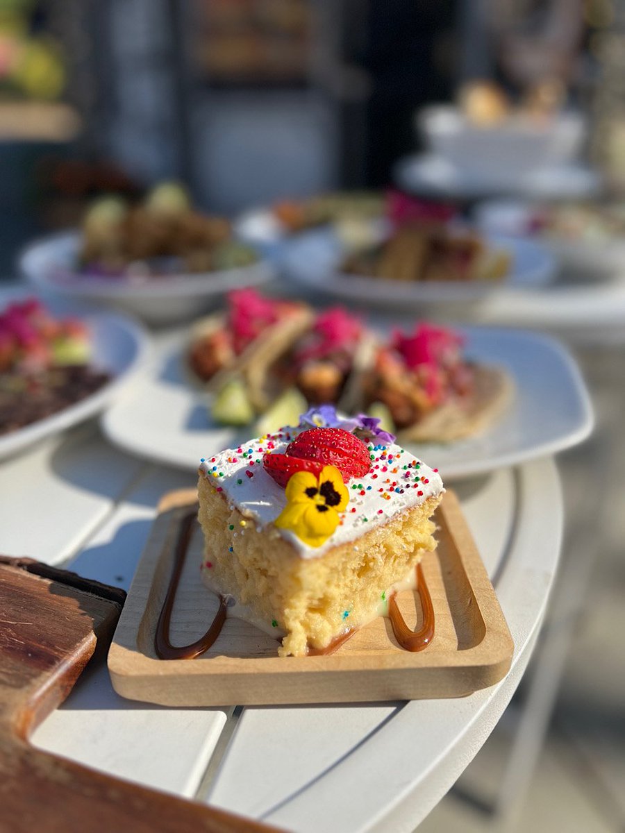 LovesKitchennyc's tweet photo. Craving something sweet? Look no further! Try our delicious Tres Leche dessert, a Latin-style sponge cake topped with fresh fruit, creamy vanilla frosting, and a rich dulce de leche drizzle. Perfect for the whole family! #TresLeche #DessertDelight #LatinFlavors 🤤 https://t.co/WU3nOtkcKS
