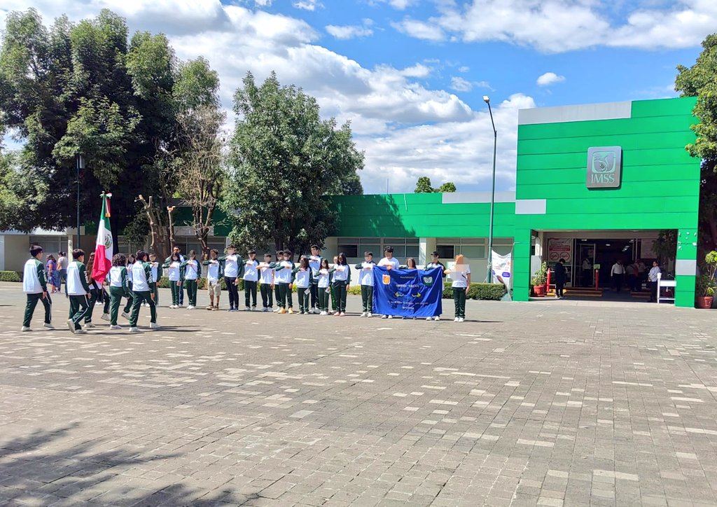 tlaxcalaIMSS's tweet photo. La titular del #IMSSTlaxcala, Dra. Aurora Treviño, abanderó los grupos representativos de natación, taekwondo y basquetbol que participarán en la 4ta. edición de los "Juegos Deportivos Nacionales #ODEIMSS" en el Centro Vacacional IMSS #Oaxtepec. 
¡Mucho éxito a los deportistas! https://t.co/kP5B8NIwvn