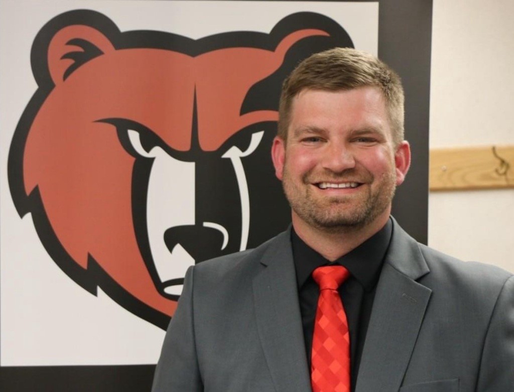 grizalumni's tweet photo. Congratulations to Aaron Daniels '12 who was just recently named Blackford Junior-Senior High School's head boys basketball coach! #FCalum https://t.co/cSj84G93PQ