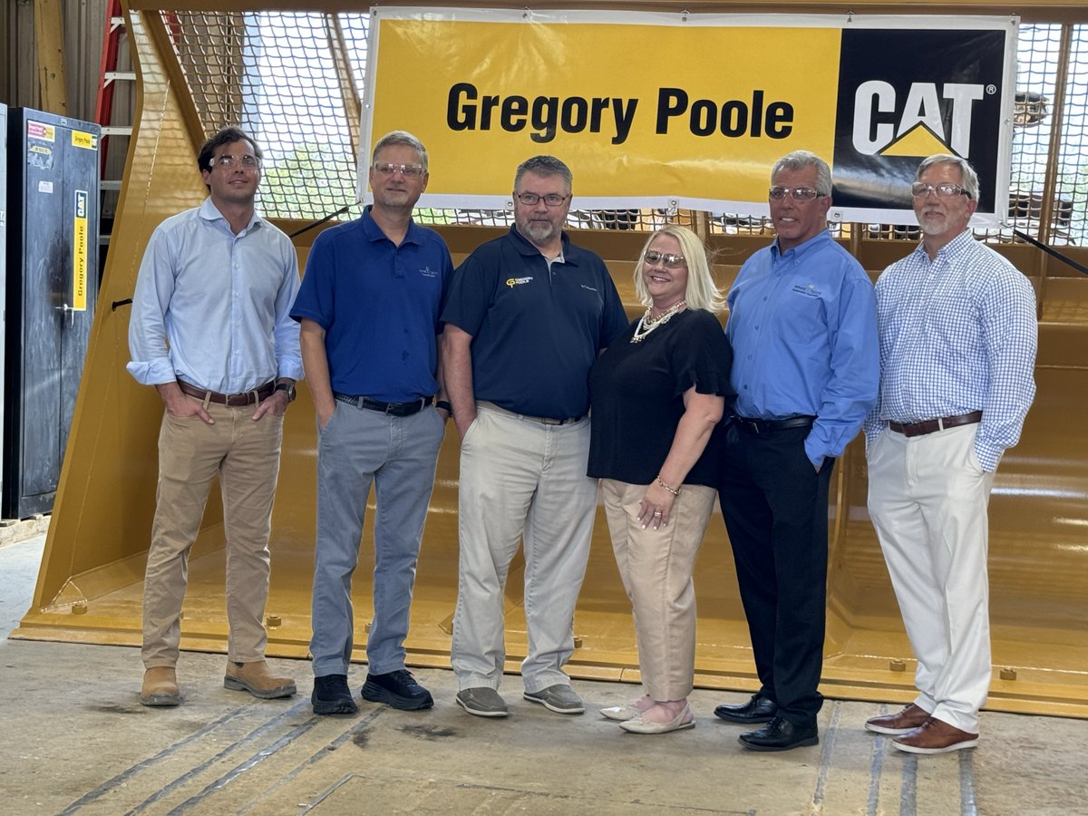 [NEWS] - Wake Tech and <a href="/GregoryPooleEq/">Gregory Poole</a> are teaming up to offer in-demand apprenticeship opportunities for students. Gregory Poole, the exclusive Cat® dealer for eastern NC, will hire up to 18 apprentices for the fall semester through <a href="/wakeworks/">Wake Tech Apprenticeship</a>.

🔗 waketech.edu/post/wt-news-s…