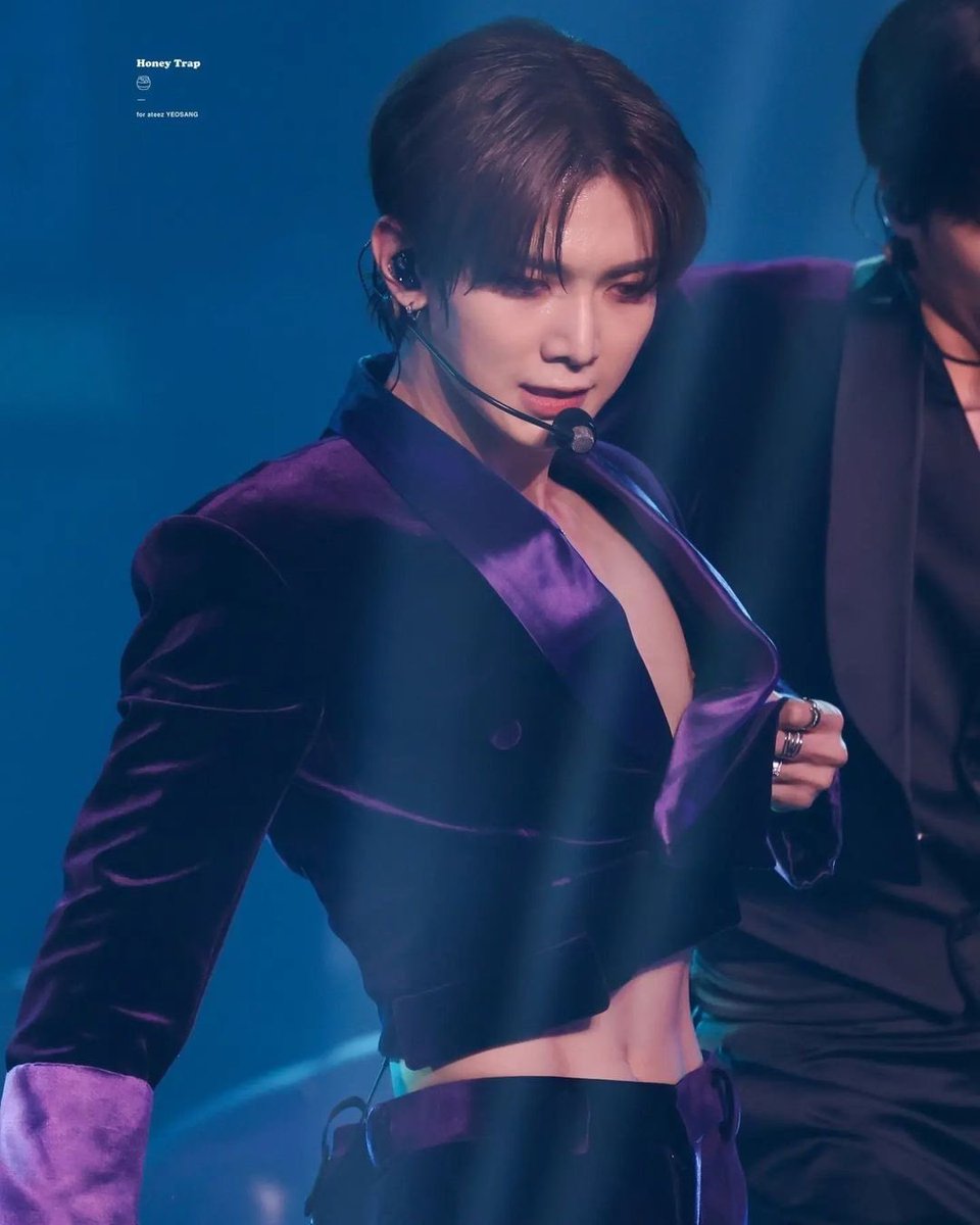 Rockstar Yeosang tweet media