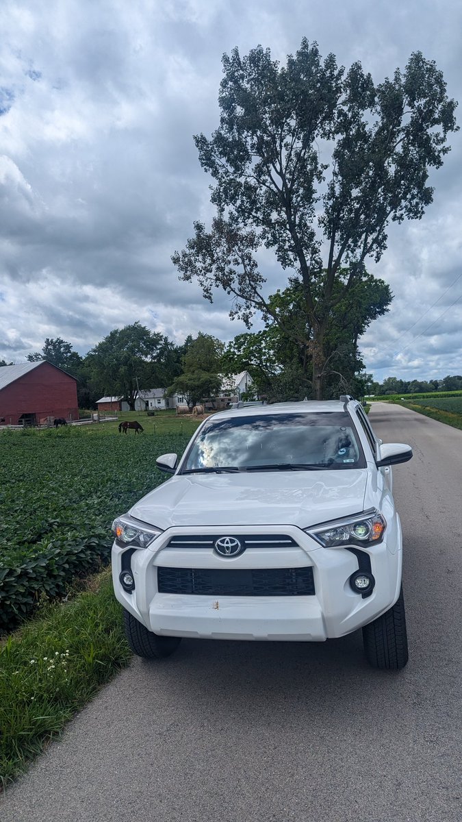 TheRudeboyEm's tweet photo. Country boy Em 

#4runner https://t.co/HDaR0AiURP