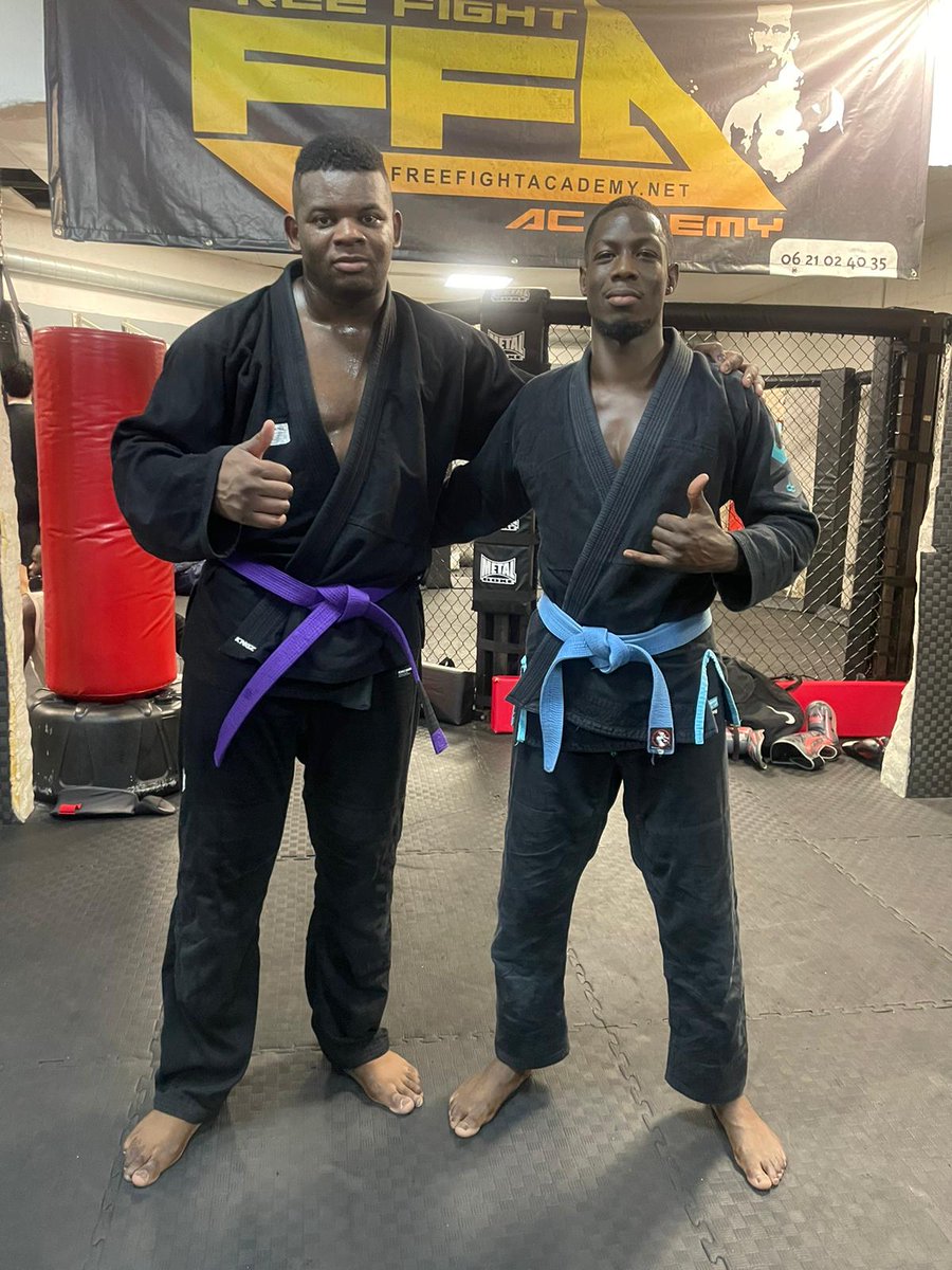 lethalbjj's tweet photo. Projet Ngannou Chris qui passe ceinture violette. La futur terreur en poids lourd arrive. Félicitation à lui et bon courage aux poids lourds. https://t.co/w0kcXFDEv0