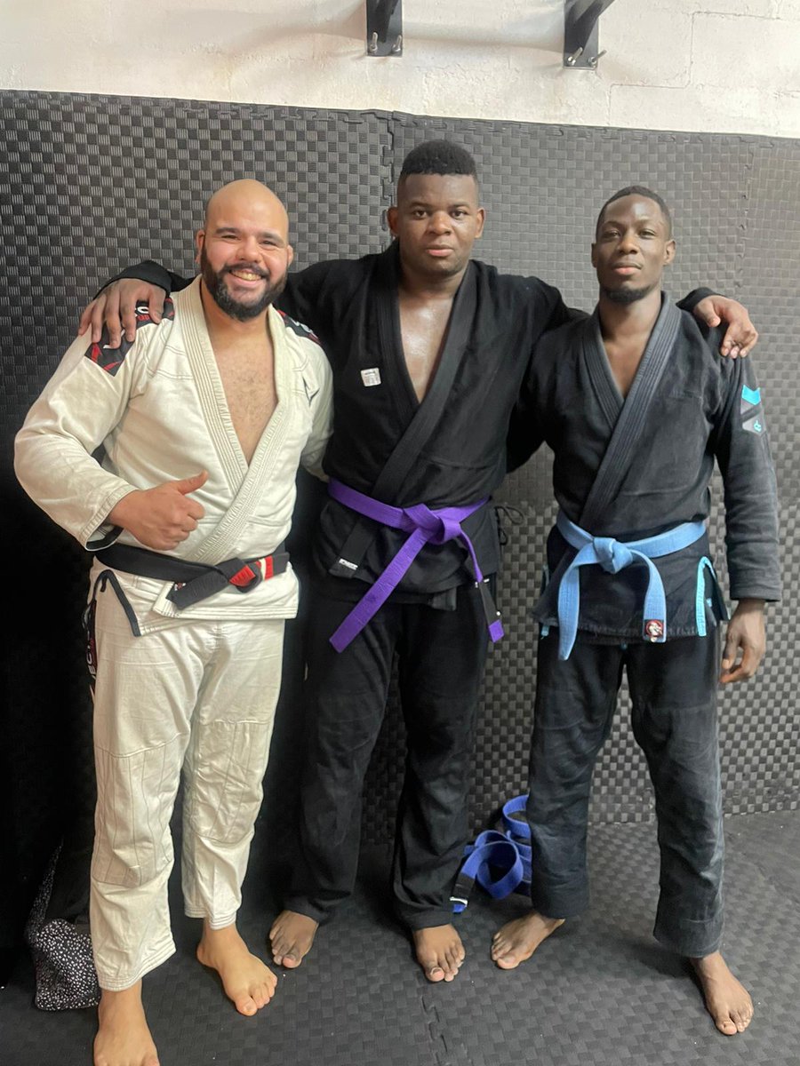 lethalbjj's tweet photo. Projet Ngannou Chris qui passe ceinture violette. La futur terreur en poids lourd arrive. Félicitation à lui et bon courage aux poids lourds. https://t.co/w0kcXFDEv0