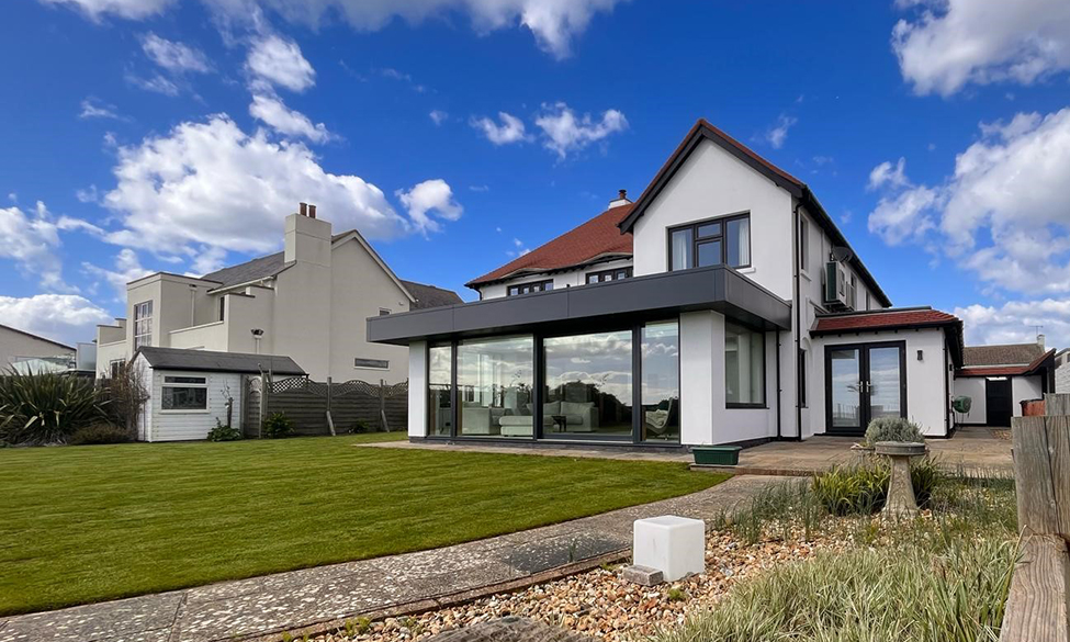 Howells’ Ultraline Illuminates New Build Extension dlvr.it/T9QkNs