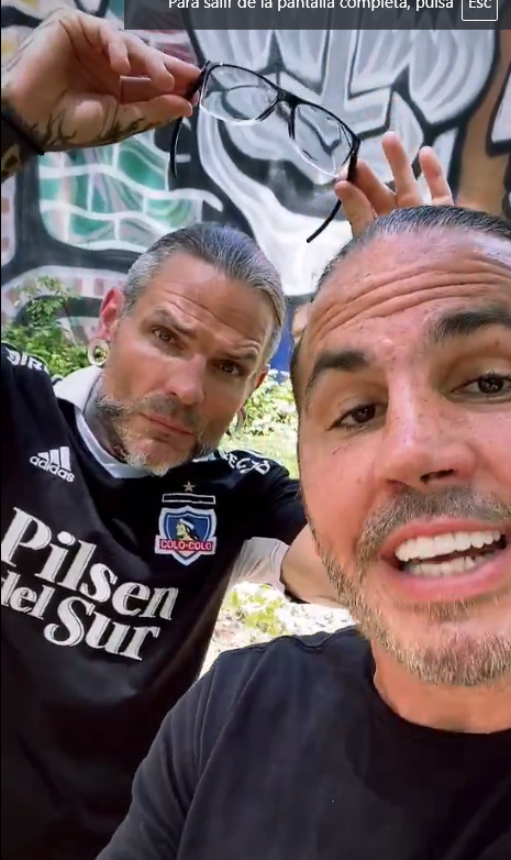 LuigiWrestling's tweet photo. Jeff Hardy con la camiseta de Colo Colo, lo de Chile hoy con el wrestling no tiene sentido https://t.co/qRaD5wsbeJ