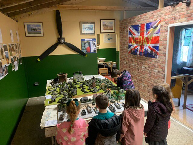 Lakeside_school's tweet photo. Year 1 & 2 went to Hibaldstow last week, to the newly opened Aviation Heritage Centre. They had a fabulous time and even saw some skydiving! #flighttopic #localvisit #learningaboutthepast https://t.co/Lsf0Cd3tdK