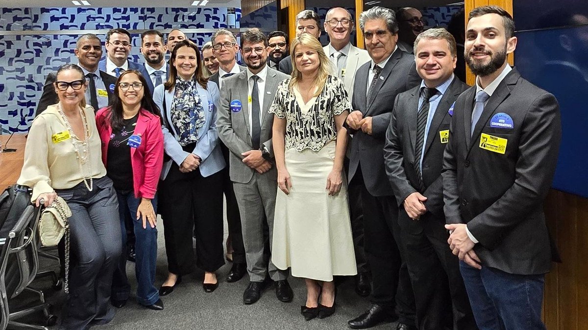 goiascoop's tweet photo. Hoje, a comitiva goiana em defesa do ato cooperativo na regulamentação da reforma tributária esteve na Câmara dos Deputados, em Brasília. Eles estiveram com os parlamentares: Flávia Morais, Marussa Boldrin, Daniel Agrobom e Rubens Otoni. 

#AtoCooperativo #ReformaTributária https://t.co/QBH0uyLREG
