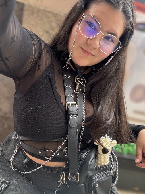 Me and my cute alpaca and me as soon as I get home 🥰 https://t.co/rAZbLKJy3F