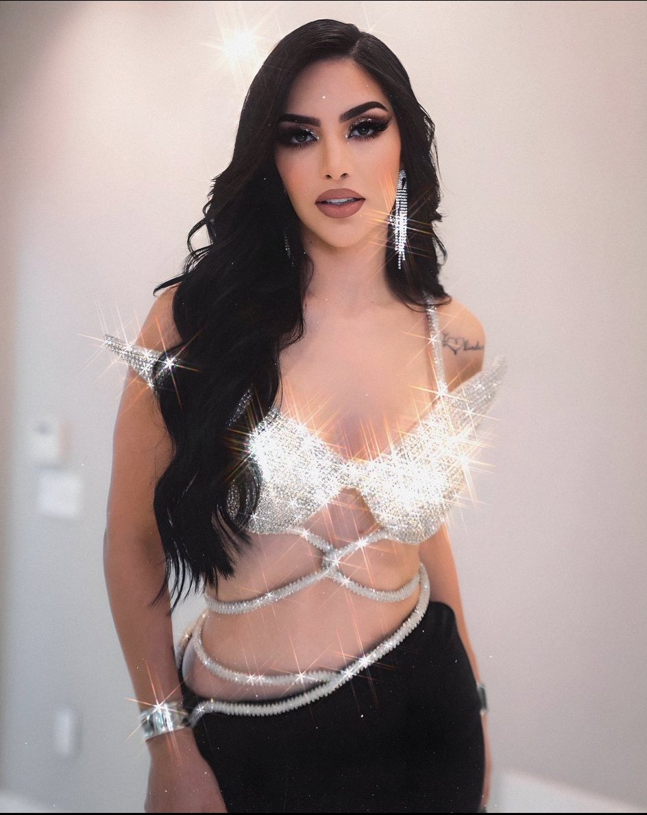 KimLoaizaSitio_'s tweet photo. 🚨 ¡INICIAMOS TENDENCIA 2! 🚨

META #2 — 400 respuestas con la frase

KIM LOAIZA IS COMING BACK 

📥 — 10 respuestas por persona 
🗳 — 40 RT’s https://t.co/3PoxRG67XV