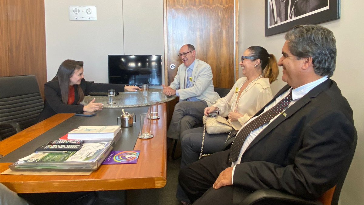 goiascoop's tweet photo. Hoje, a comitiva goiana em defesa do ato cooperativo na regulamentação da reforma tributária esteve na Câmara dos Deputados, em Brasília. Eles estiveram com os parlamentares: Flávia Morais, Marussa Boldrin, Daniel Agrobom e Rubens Otoni. 

#AtoCooperativo #ReformaTributária https://t.co/QBH0uyLREG