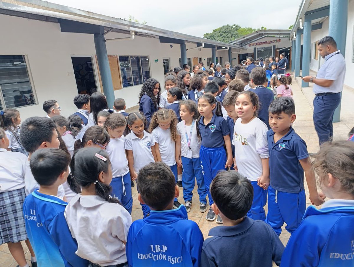 Que buena iniciativa, Colegios Privados  en Chiriquí, realizan hoy simulacros por sismos, bien desarrollado. A menos de 48 horas de un sismo importante muestran sus capacidades resiliencia. 
#MuyProfesional #EsaEsLaRuta 
#PREVENCIÓN 
#FELICITACIONES Instituto Bilingüe Paulletino.
