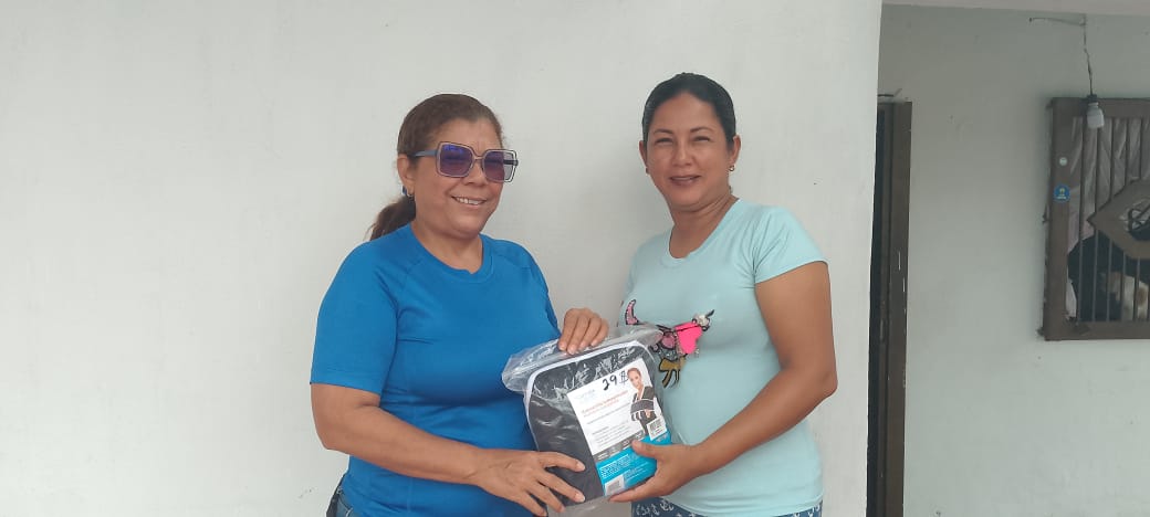 UnCarlos18989's tweet photo. #10Jul|| Sec. De Organización Norelys Agreda hizo entrega de ayuda técnica gracias al apoyo de Pdte. Regional @VillanuevaUNT para habitante del sector Banco Obrero de la municipalidad.
#UNTContigo https://t.co/zFIEgc3qFD