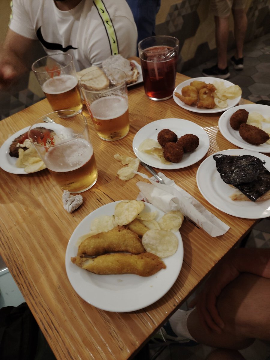 Hay gente que se gasta 20 pavos en una Smash burger jajsajajsjs se moro <a href="/MrFalipi/">Rafa_Morito</a>