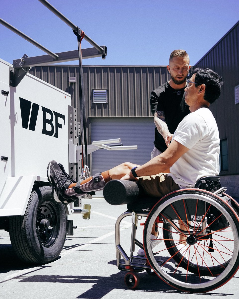 BeaverFitUSA's tweet image. The weather isn't the only thing heating up in Truckee ☀️ High Fives athletes are getting #DamStrong with outdoor training sessions on the Beyond Trailer, in addition to their custom rig inside.