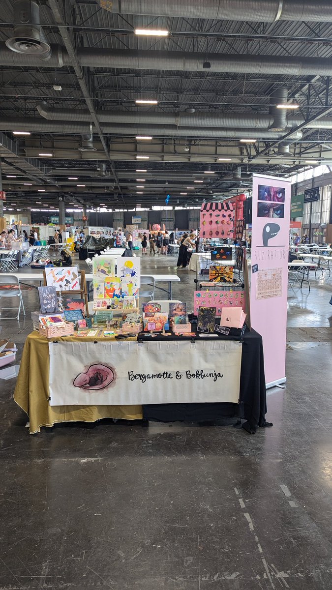 suziraptor's tweet photo. C'est boooon je suis bien installée avec @NocturnalWalkr et on est très contents de notre petit stand #S659 !  A demain pour le premier jour de convention ! https://t.co/s0RbcEBUQG