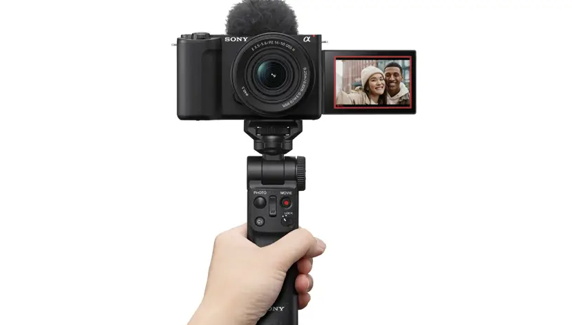 gate_check's tweet photo. With up to 30% longer battery life and improved video quality, the @SONY #ZVE10II could be the camera platform smartphone users have been waiting for. #checkthegate https://t.co/g0jjCPGAY7 https://t.co/djq0prw1oO
