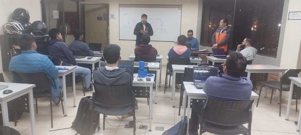 ISTAustro's tweet image. #InformaTEC | ✅La Carrera de Desarrollo de Software🖥️👨🏻‍💻 realiza charlas brindadas por docentes externos.

Más información en nuestra página web👇🏼
bit.ly/3VX4sBI