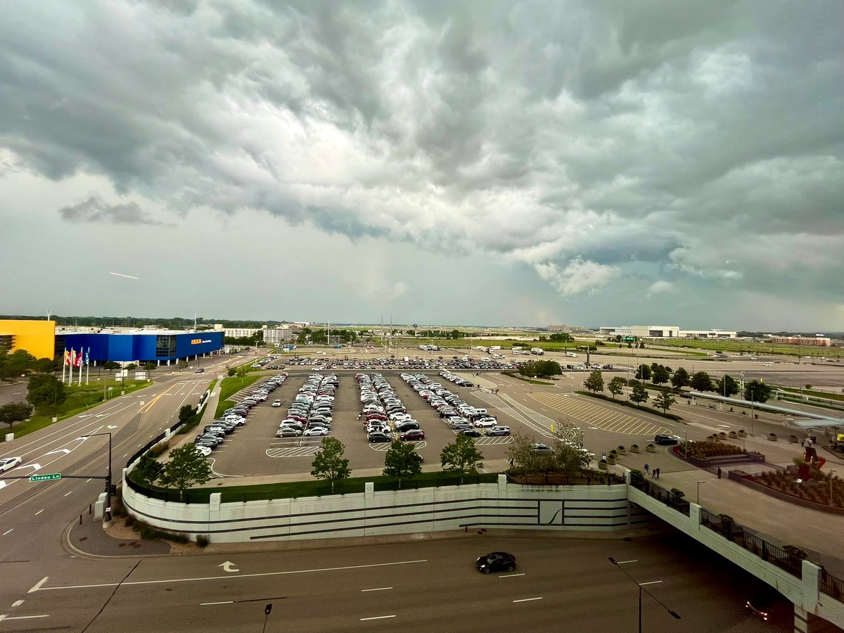 DannyMessinger's tweet image. Storm’s a-brewin’ #mnwx