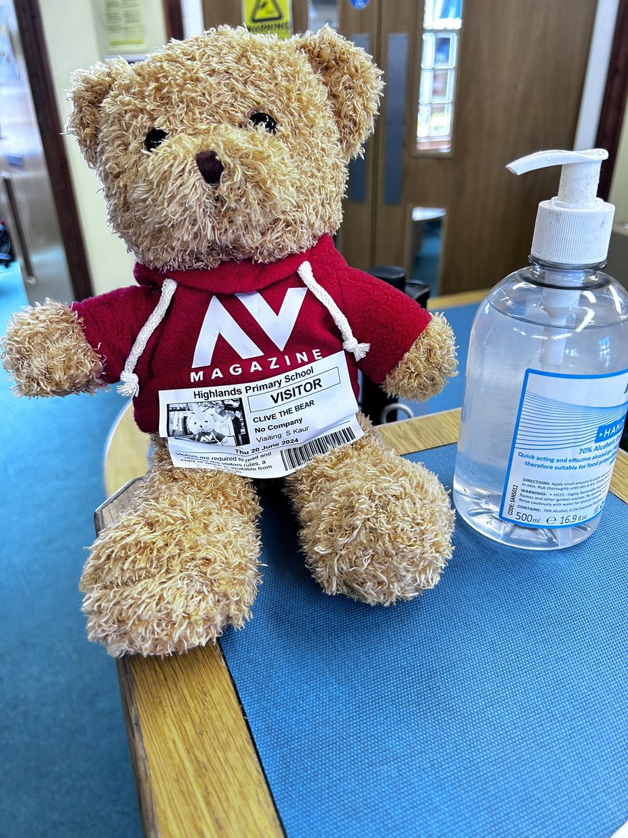 minanvceg's tweet photo. Clive the bear has been visiting Highlands Primary School . He climbed the schools rights respecting tree and took phone calls from parents. He helped teachers with a Yr 5 VC using @OwlLabs then met the Head teacher to read the @AVMag #wheresclive
#genvc #clivesbackatschool https://t.co/TkcR3enYzd