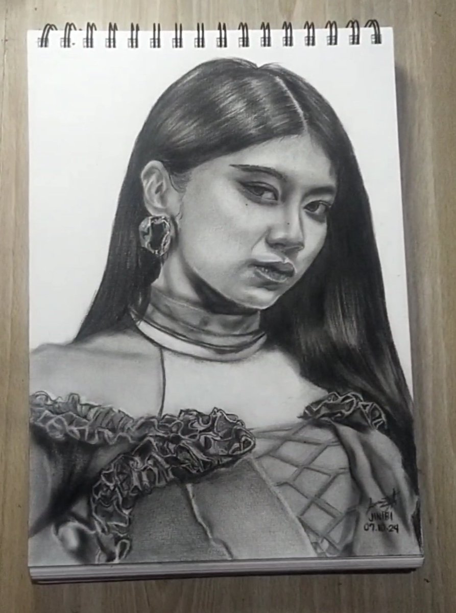 Jinibbi's tweet photo. Draw KAIA members with me! ♡︎
DAY 1: Ms. Likey, @charlottescrtr.🫶
drawing process: https://t.co/Hpw2btts4O
happy 3rd anniversary, @KAIALottePH! 🍊
WOND3ROUS CHARMS DAY
#3yrsInWNDRLT #CHARMSDAY #KAIA_CHARLOTTE @KAIAOfficialPH #KAIA https://t.co/rDIA6rdTRO