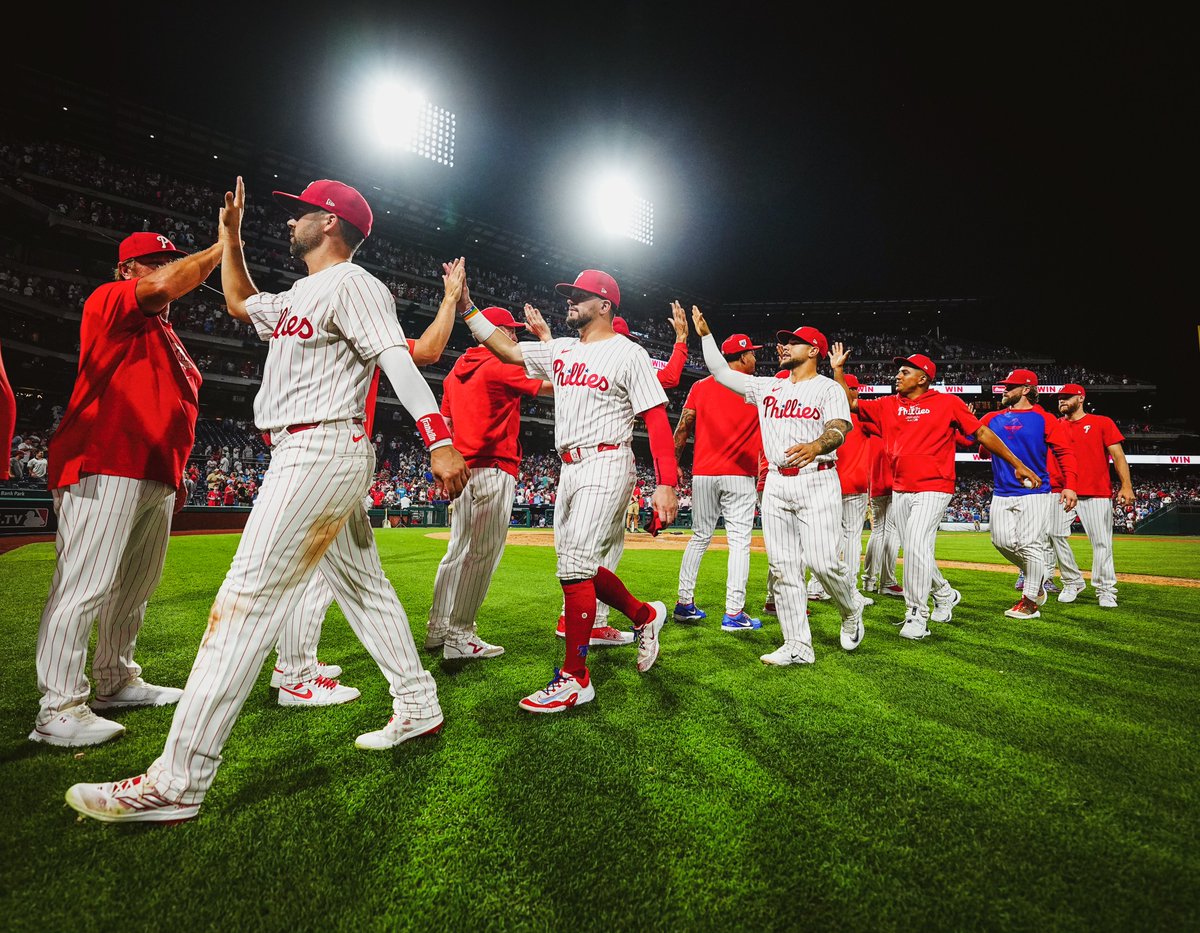 Phillies's tweet photo. And on Wednesdays, we win https://t.co/1NDVKE4jVI