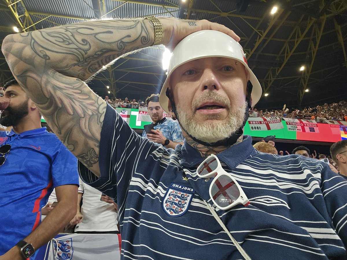 drogowski's tweet photo. What a night 😮🏴⚽️💪
"We are not going home...
#besthobbyintheworld
#EURO2024 #HOLENG https://t.co/SMPOVGfL5t