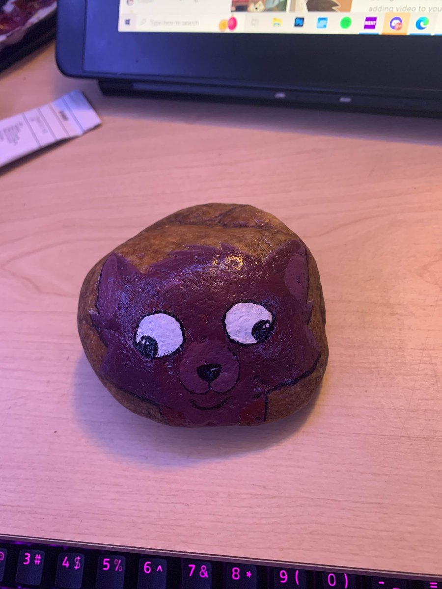 CopperFop's tweet photo. This silly little guy helped me with some testing. He earned some headpats :3 https://t.co/ql3vWLF3c0