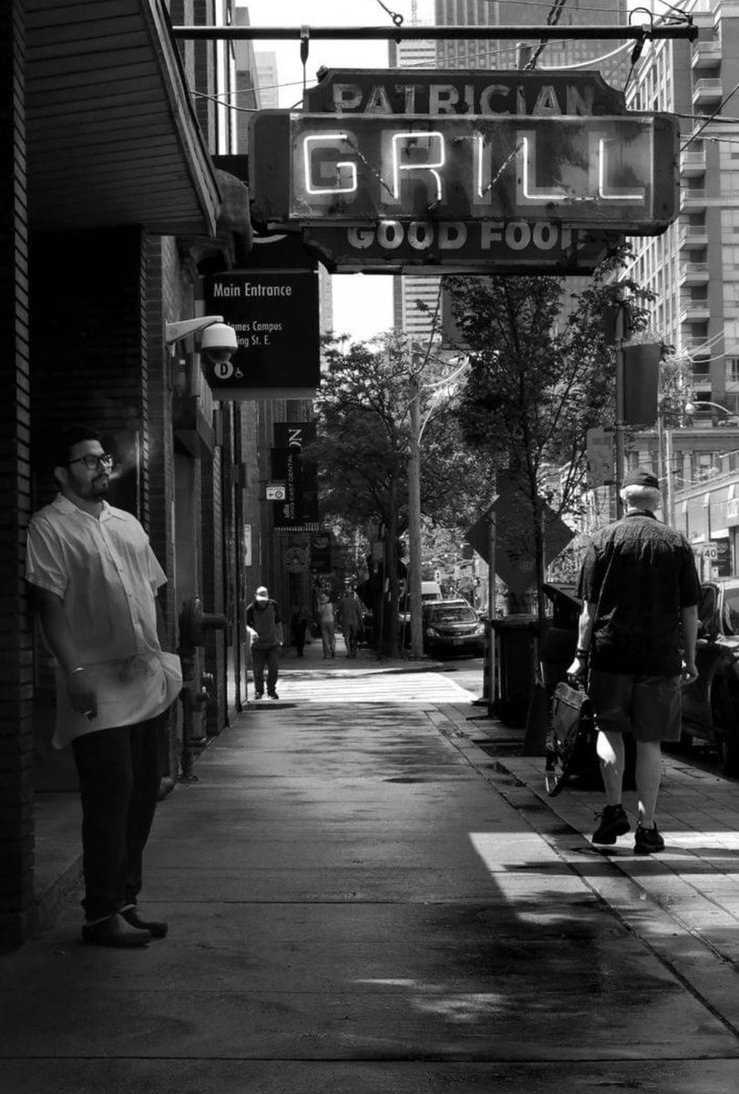 b_wpics1204's tweet photo. Patrician GRILL
King Street

#streetphotographer #streetphotography #fuji #xt5 #life #dailylife #worldphotoagency #toronto #blackandwhite #monochromephoto  #picoftheday #stories #dailylife #blogger #kingstreet #people #toronto #cook #restaurant #smoke #smokebreak #patriciangrill https://t.co/kSWeIdh1Qf