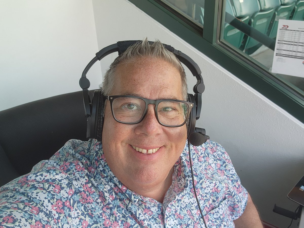 DanVaughanJr's tweet image. The booth tonight! Good to gran a #buzzybee and see my mate @Hawkeyefm let's go @SiouxCityXs