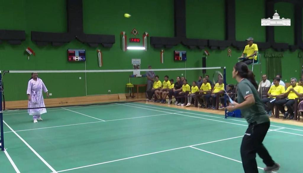 An unthinkable photograph: I bet you haven't seen anything like this ! Hon'ble President is playing with Olympic champ Saina to inspire kids  !! 🙏🏼
Respect 🙏 🫡