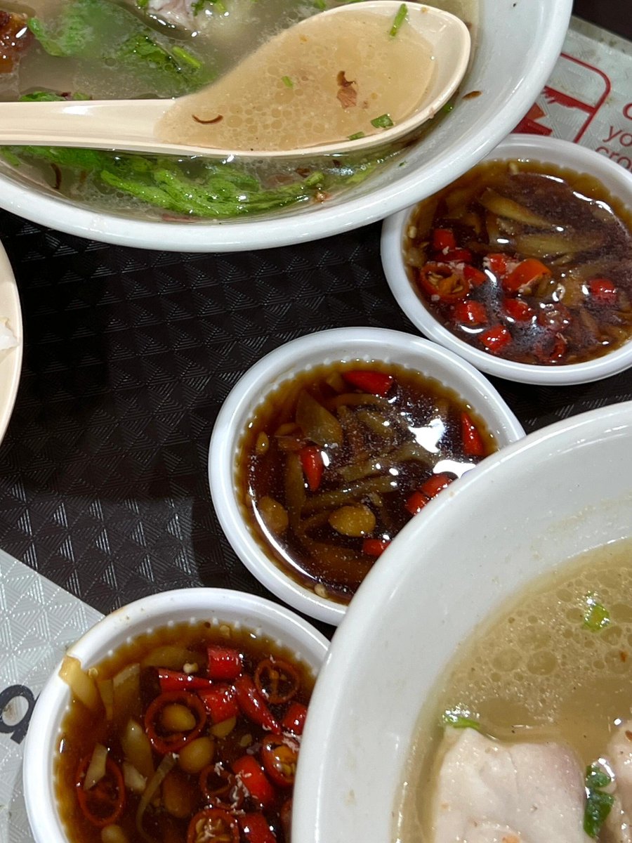 DoloresSpringh9's tweet photo. 🇸🇬Singapore! This bowl of fish soup is really worth eating!! https://t.co/ih4J4wUtRk