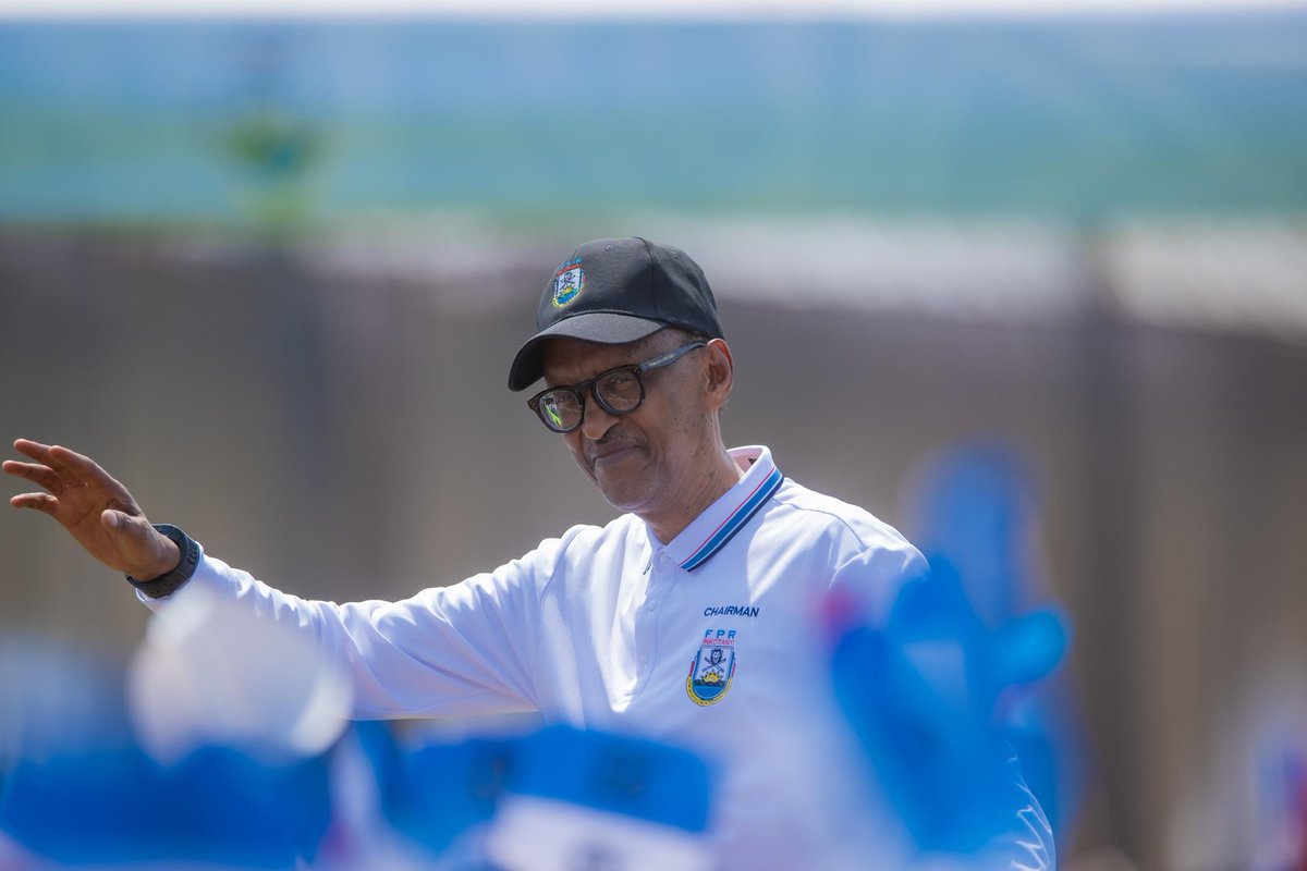 RwakaWiRwanda's tweet photo. Uwo Imana y'I Rwanda yahaye ubumanzi nayayindi musenga irabumuhereza 😒 nanjye ndabumuhaye 👊 yabyirutse atsinda nanubu arakomeje utamuzi azamubwirwa yadukuye ku zina mpunzi adukiza inzangano zuturere mbese twamwitura iki!! Abamwanga @TUZABAVUNA💙🤍♥️ https://t.co/Lb8zFlimei