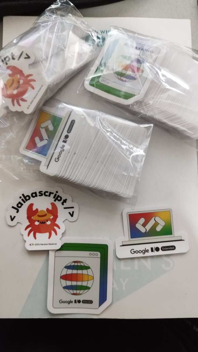 helenismo's tweet image. Llegaron los stickers para el #IOExtended 🤩🦀
Los daremos en el meetup de @gdgveracruz , están cool 😍🤩
Todavía pueden registrarse en gdg.community.dev/e/m6q57q/