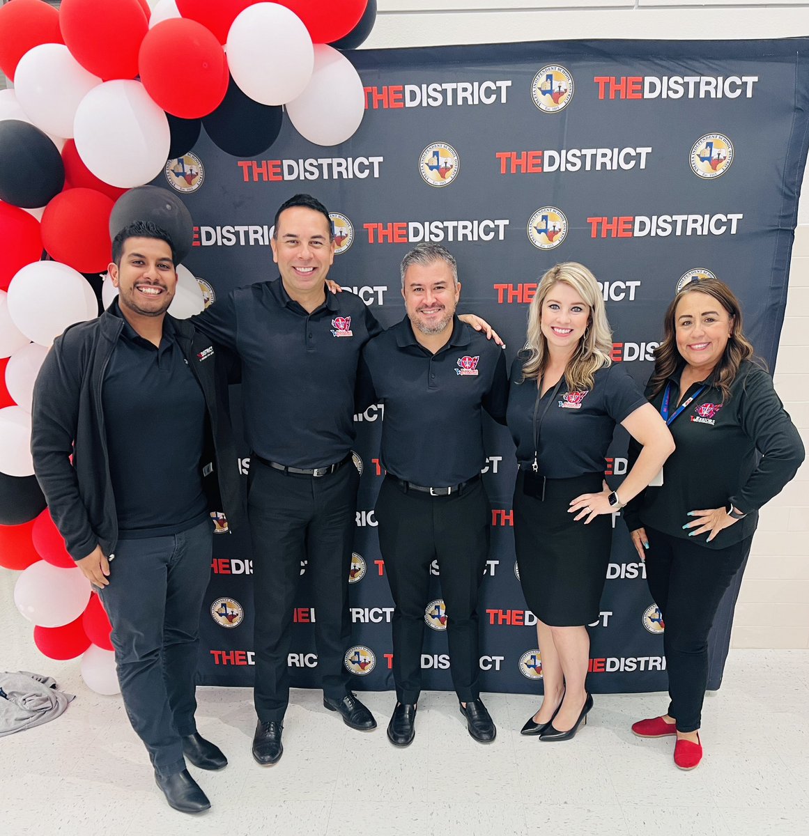 Bsanchez_BAMS's tweet image. Identify, Learn, &amp;amp; Improve! 🔄 
We are committed to growing all learners. Can’t wait for the new school year to begin! 

We are #THEDISTRICT! 🤩

#ExcellenceByDesign
#InstructionalLeadership
#LeadershipMatters 
#WinTheDay