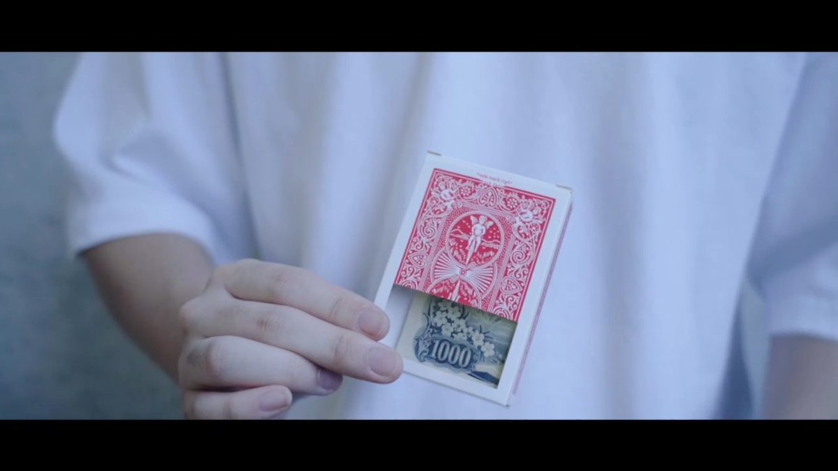 ISSY000_MAGIC's tweet image. 「The Window」
本日から皆様のお手元に届き始めると思います！

是非レビュー等をSNSで投稿して頂けると嬉しいです！

#TheWindow