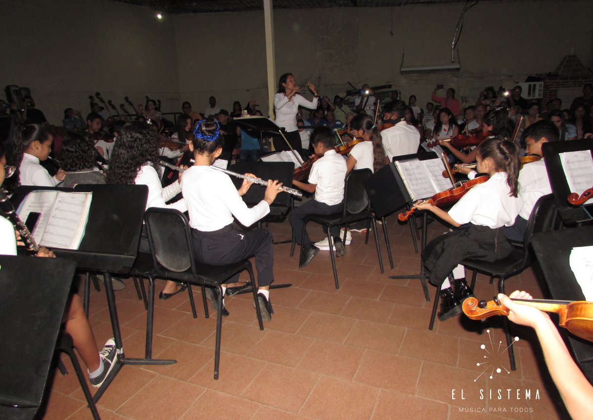Concierto de cierre de la Orquesta Alma Llanera Pre-Infantil dirigida por el profesor Sebastián Laya y la Orquesta Sinfónica Pre-Infantil dirigida por la profesora Yuxary Alonso. 
#SomosElSistema
#MúsicaParaTodos
#TocarCantarYLuchar
#ElSistemaApure